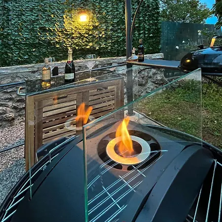 M By Interhome