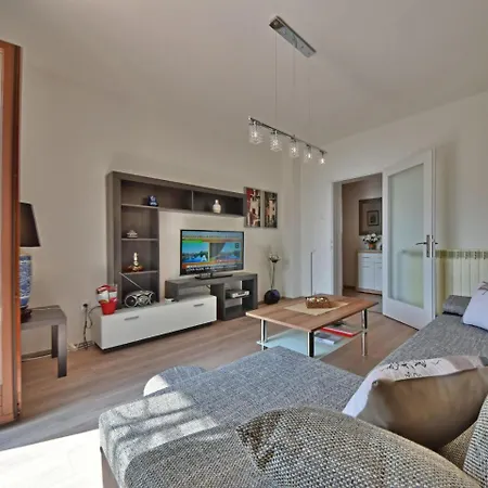 M By Interhome * Volosko
